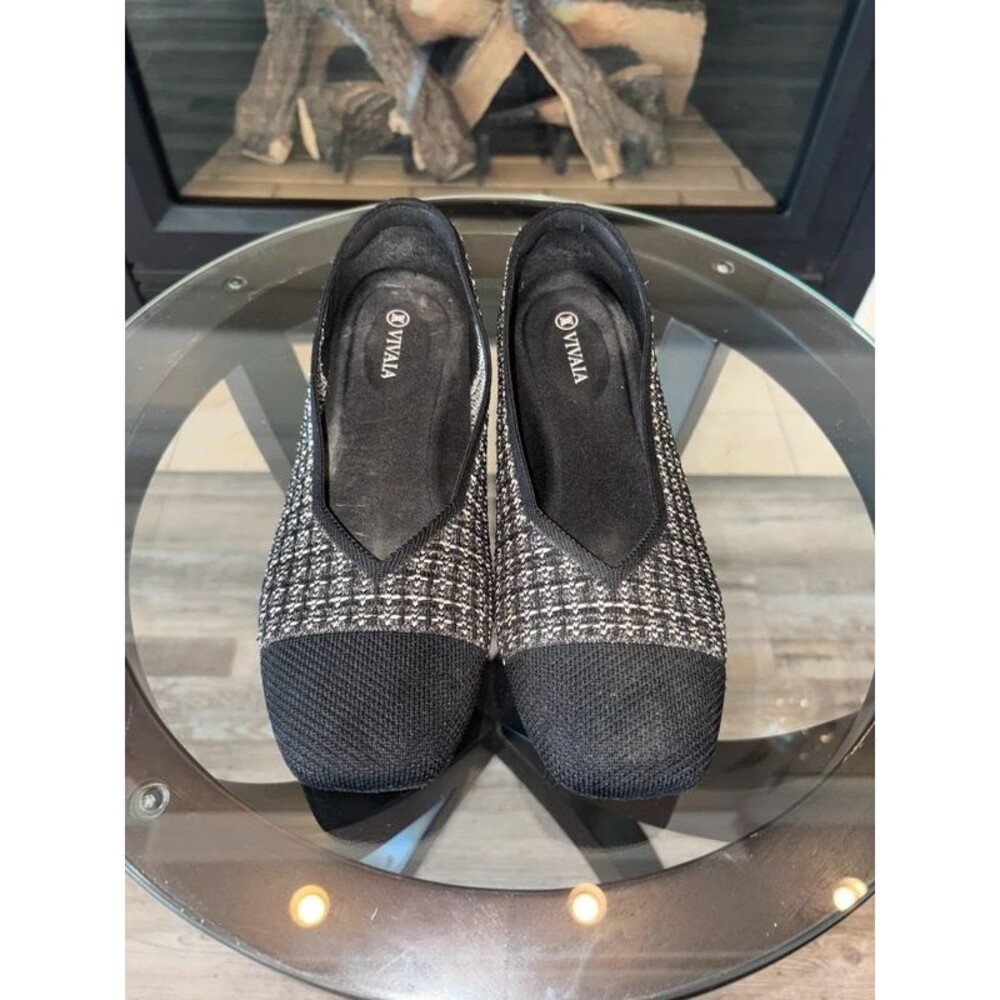 Vivaia Margot 2.0 Square-Toe V-Cut Flats Sz 40.5 / 9-9.5 US